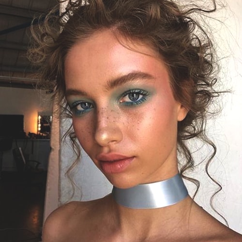 mermaid-eye-makeup-for-prom