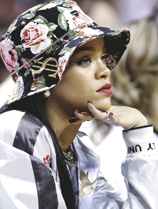 rihanna-hat-outfits