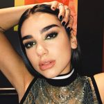 dua-lipa-green-eye-makeup-look-min
