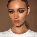lipgloss-summer-makeup-trend-min