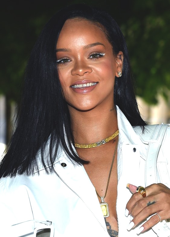 rihanna-makeup-look-paris-2018