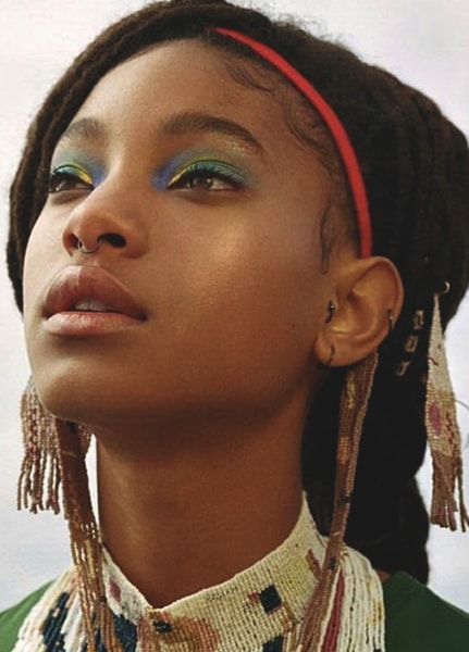 willow-smith-shiny-colorful-eye-makeup-min