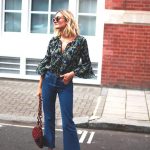 dark-cropped-jean-lightweight-blouse-fall-min