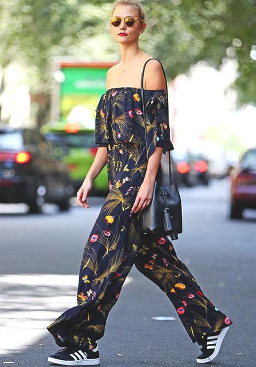 karlie-kloss-floral-printed-outfit-fall-min