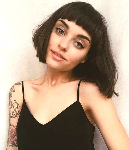 baby-bangs-haircut-hairstyle-trends-for-fall-2018-brunette-bob-haircut-min