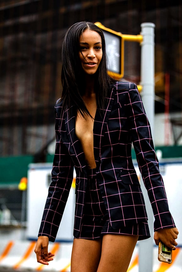 blazer-plaid-pattern-outfit-nyfw-spring-2019-min