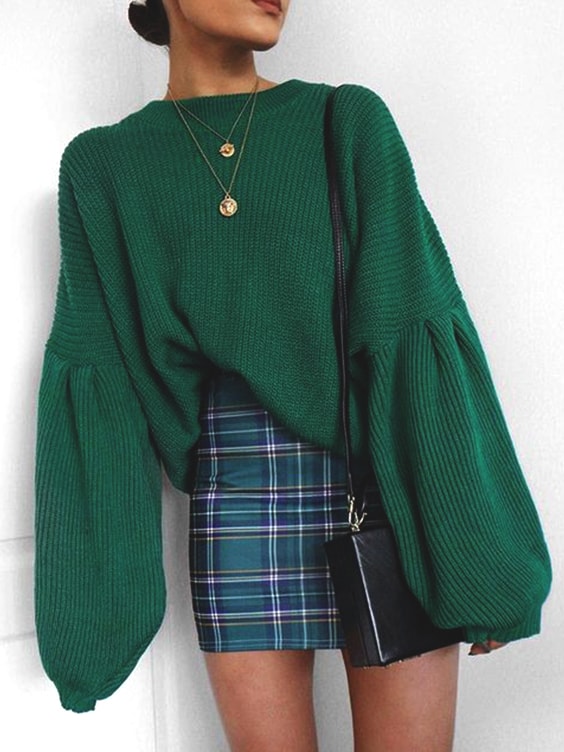 green-over-sized-sweater-green-plaid-skirt-outfit-idea-for-fall-semester