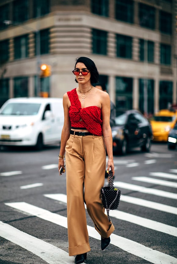 khaki-pant-red-top-outfit-street-style-nyfw-spring-2019-min