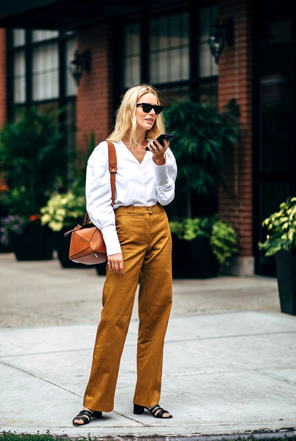 khaki-pant-white-shirt-nyfw-street-style-fall-2018-min