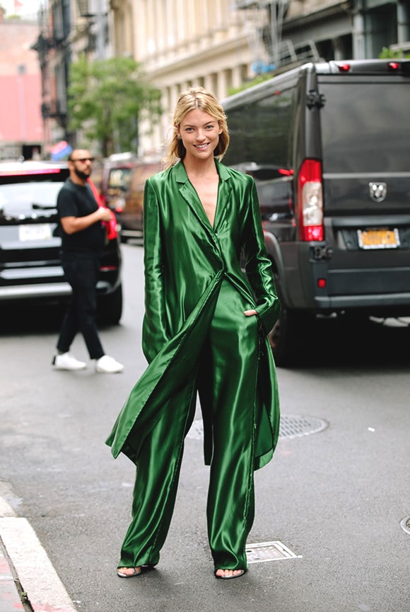 monochrome-outfit-look-from-nyfw-street-style-min