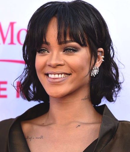 rihanna-curly-bob-with-bangs-bob-hairstyle-trend-fall-2018-min