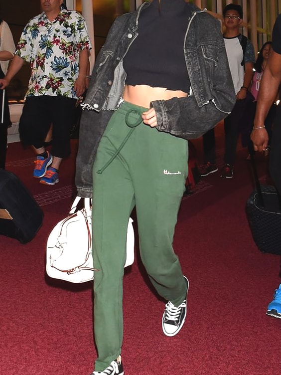 selena-gomez-green-trackpant-outfit-sport-outfit-ideas