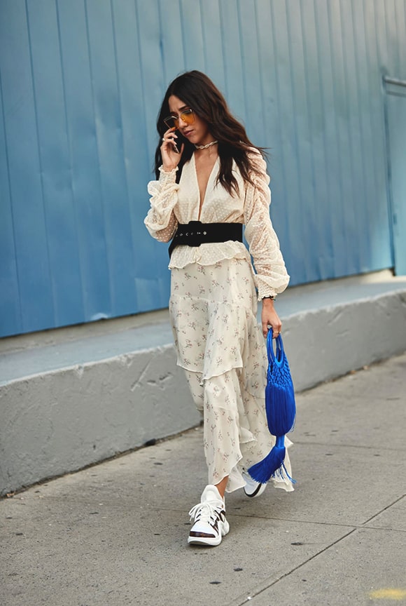 sneakers-combination-dress-outfit-nyfw-street-style-spring-2019-min