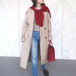 sweater-tied-around-the-shoulder-look-fall-for-school-outfit-ideas