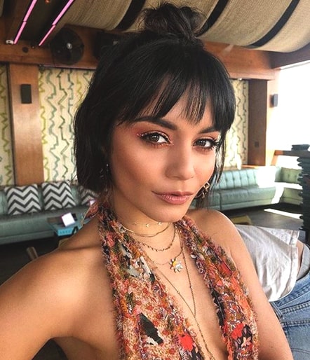 vanessa-hudgens-bob-haircut-bangs-trends-hairstyle-fall-2018-min