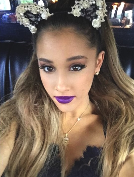 ariana-grande-cat-ear-headband-hairstyle-2016-min