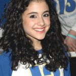 ariana-grande-curly-hairstyle-2008-min