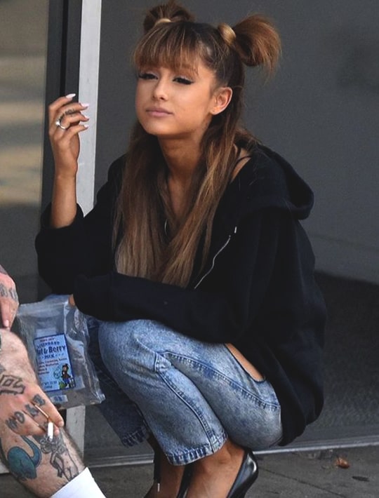 Ariana Grande Half Up Double Bun Hairstyle At The Street Min