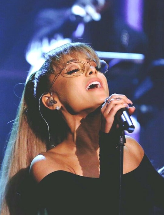 ariana-grande-wispy-bangs-hairstyle