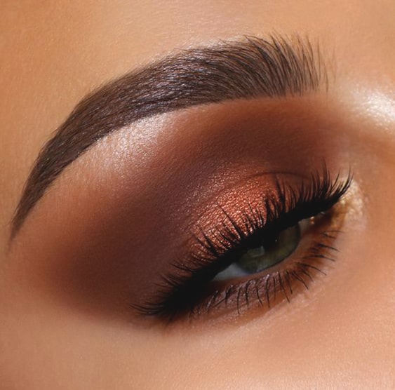 copper-smokey-eye-makeup-look-min