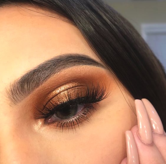 copper-smokey-eye-makeup-min