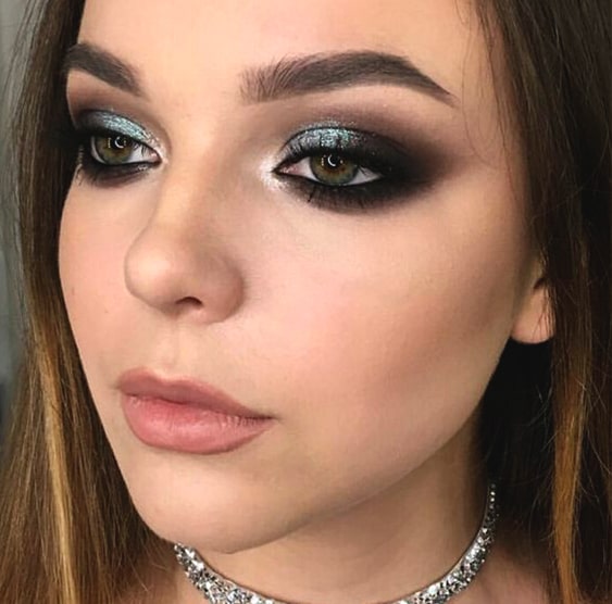 glittery-black-smokey-eye-makeup