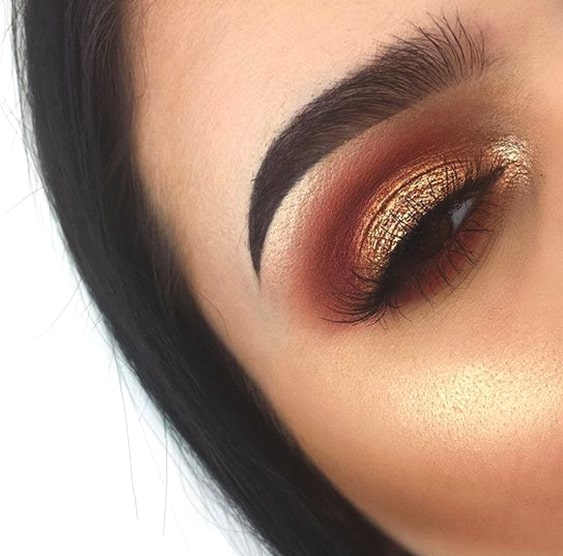 gold-eyeshadow-smokey-eye-makeup