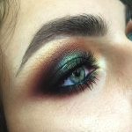 green-smokey-eye-makeup-look-min