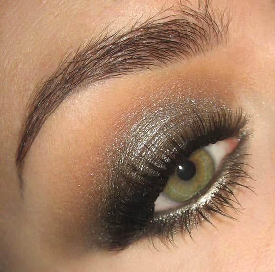 metallic-gray-smokey-eye-makeup-ideas