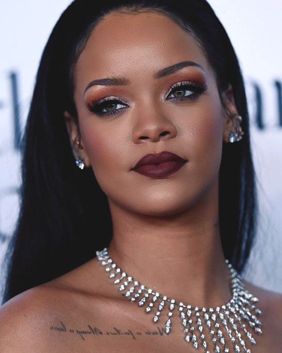 rihanna-smoky-eye-makeup-look