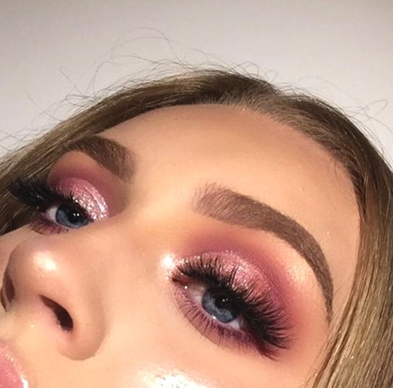 rose-gold-smokey-eye-makeup-look-2018-min