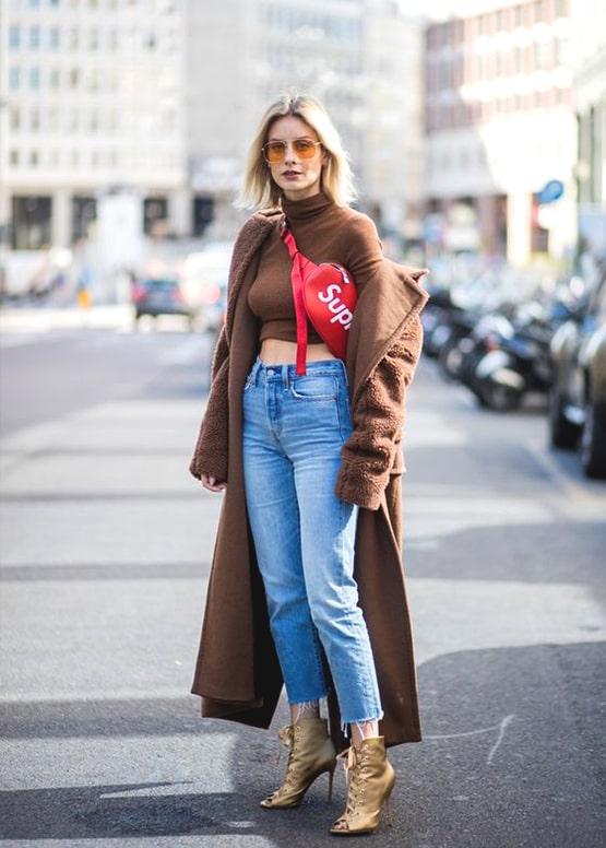 boyfriend-jeans-red-belt-bag-long-brown-coat-outfit