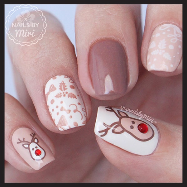 christmas-nail-art-design-ideas-nude-deer-christmas-nails-min