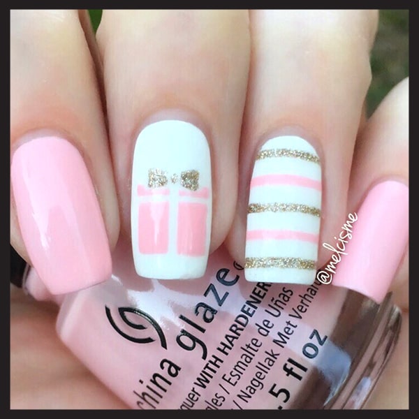 christmas-nail-art-design-ideas-pink-present-nails-min