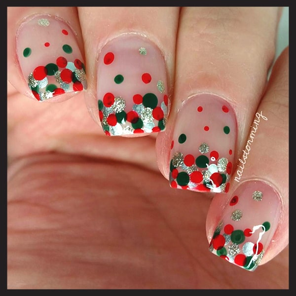 christmas-nail-art-ideas-christmas-colors-polka-dots-nails-min
