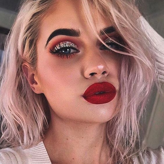 cut-crease-red-lipstick-makeup-look-min