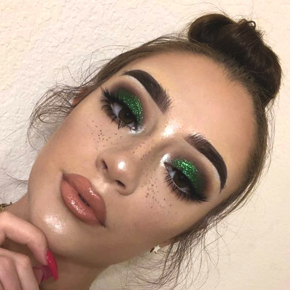 Green Glittery Eyeshadow Makeup Christmas Makeup Ideas Min Ecemella