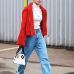 how-to-wear-boyfriend-jeans-outfit-ideas-red-coat