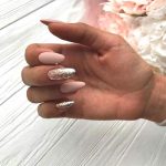 almond-nails-1-min