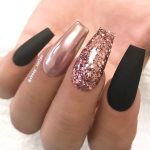 black-and-rose-gold-nails-min