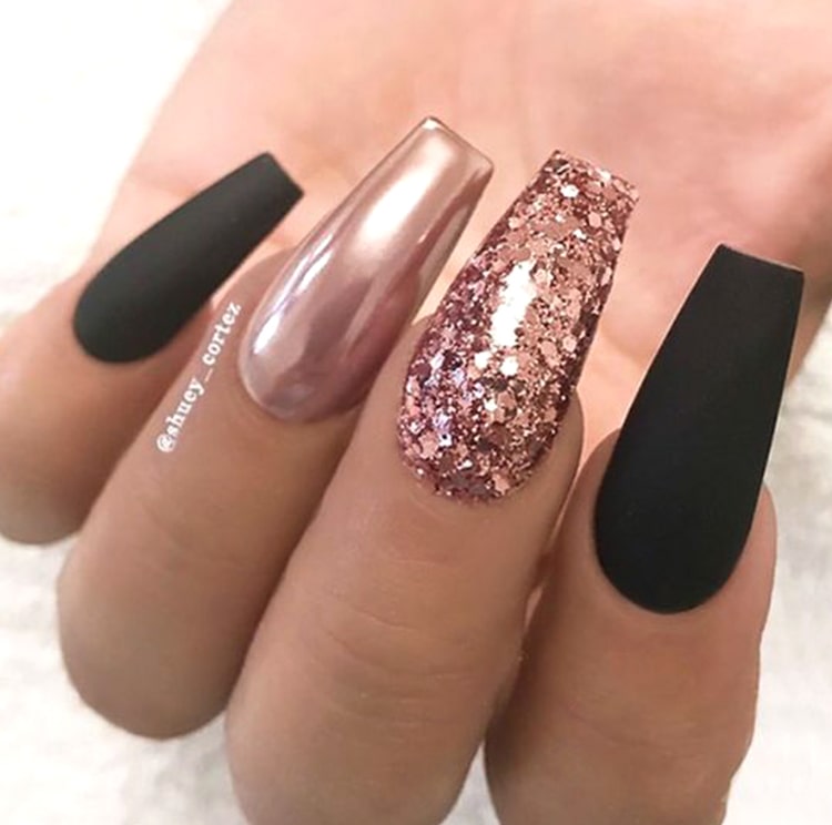 black and rose gold nails