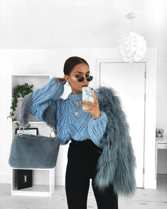 cozy-new-years-eve-outfit-ideas-bluw-faux-fur-coat-blue-pullover-outfit-min