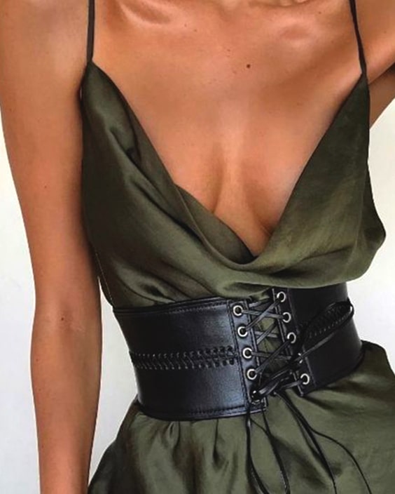 emerald-slip-dress-with-belt-outfit-new-years-eve-party-outfits-min