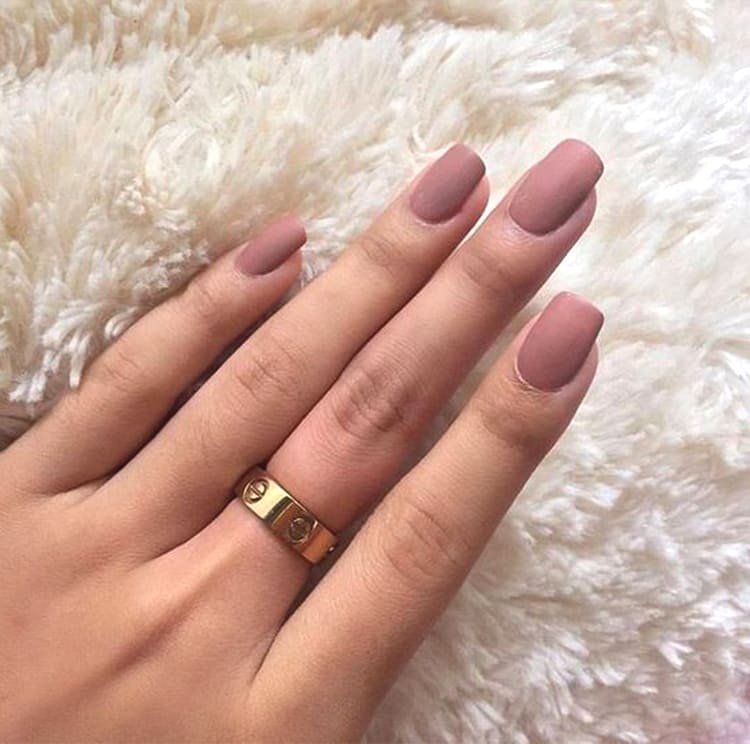 matte-rose-gold-manicure-nail-art-2019-min