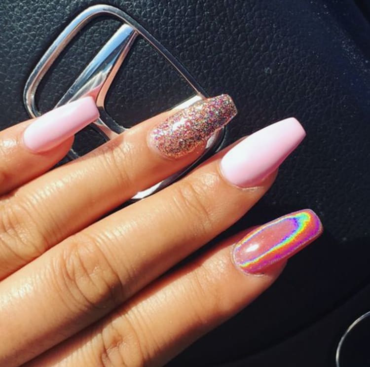 pink-and-glittery-nail-art-design-min