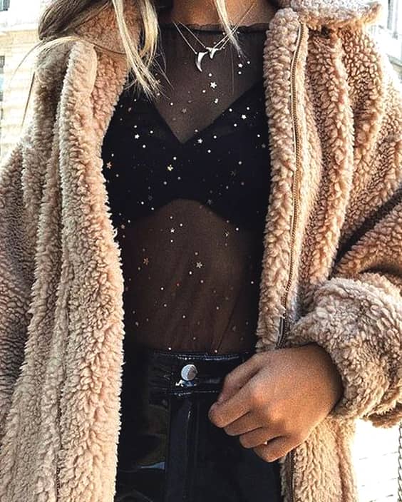 starry-black-blouse-fur-coat-outfit-ideas-new-years-eve-min