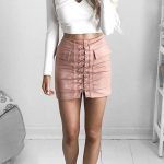 white-shirt-pink-mini-skirt-new-years-eve-outfit-ideas-min