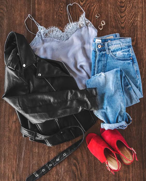 casual-valentines-day-outfit-idea-black-leather-jacket-blue-jean-min