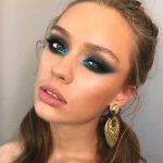 navy-blue-and-green-smokey-eye-makeup-for-night-out-min