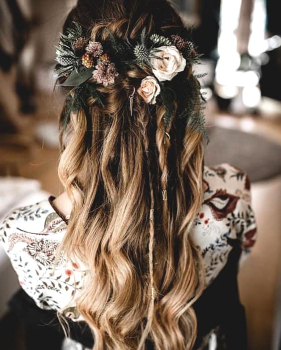 bohemian-wedding-hairstyles-hair-trends-2019-min